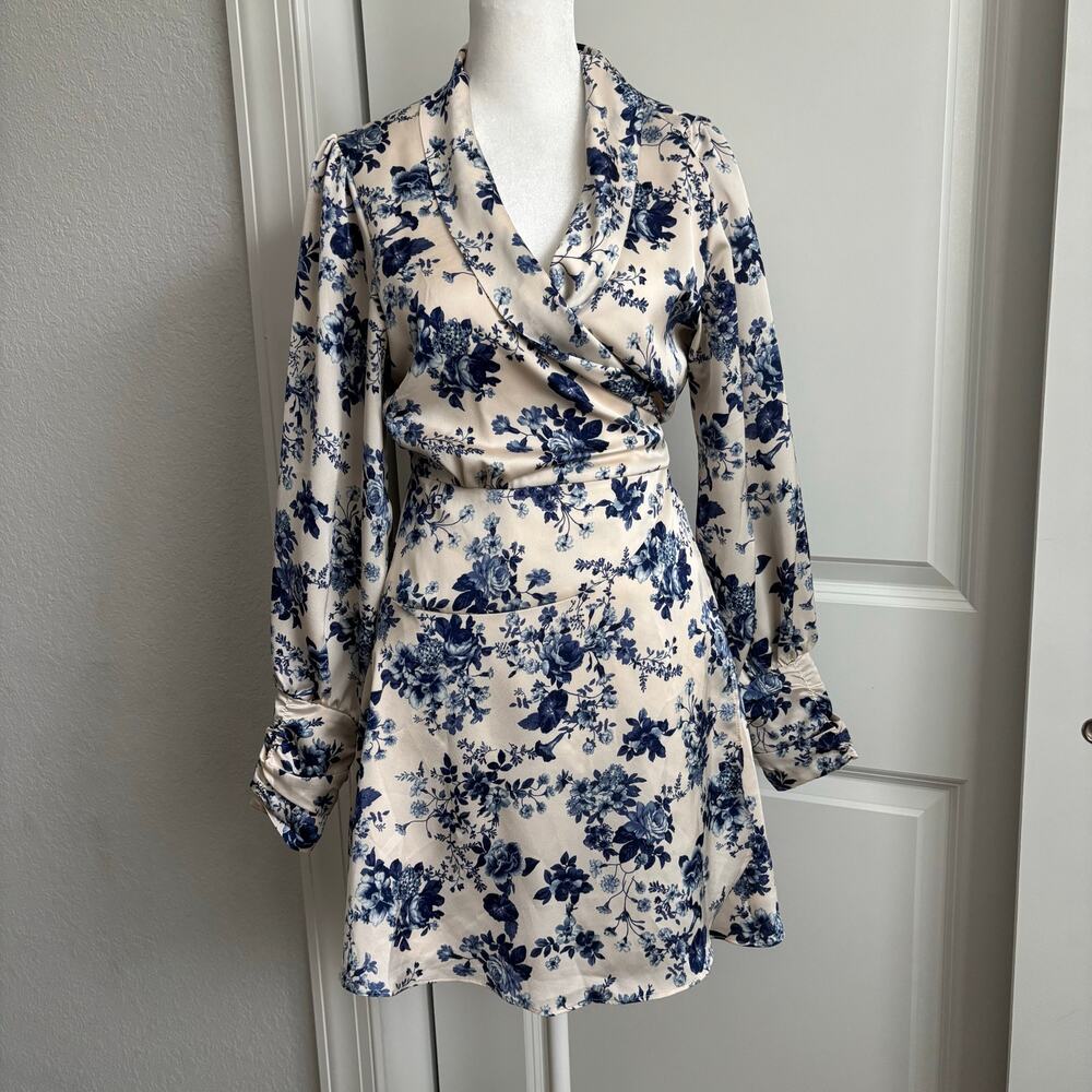 Lena Women’s Floral Wrap Dress Sz S Cream Romantic Soft Feminine Classy